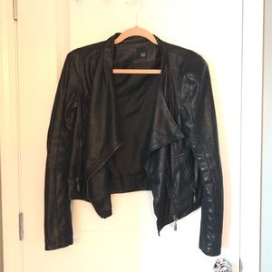 GUC Black faux leather Jacket!